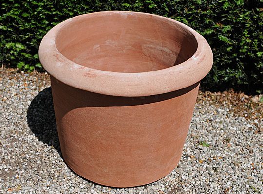 Terracotta pot conca enrico liscia