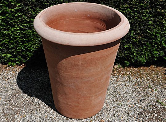 Terracotta pot conca enrico