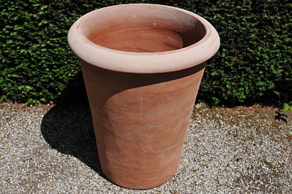 Terracotta pot conca enrico