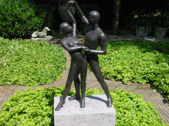 Bronzen beeld dansend paar groot
