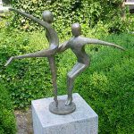 Bronzen beeld dansend paar