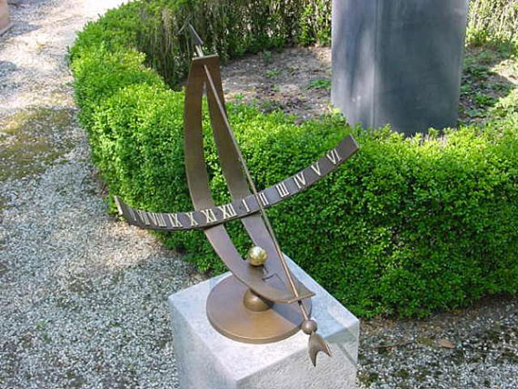 Bronzen zonnewijzer